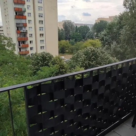 Bielany-wawrzyszew Apartment *